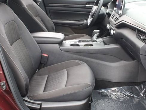Used 2025 Nissan Altima 2.5 SV image 32