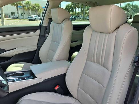 Used 2020 Honda Accord Touring image 13