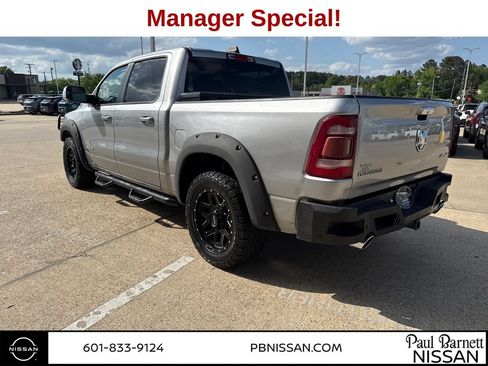 Used 2019 RAM 1500 Laramie AWD/4WD image 8