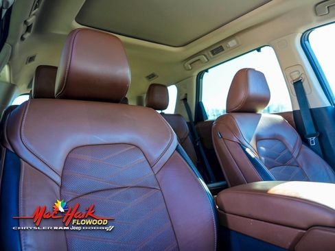 Used 2023 Nissan Pathfinder Platinum w/ Cargo Package image 17