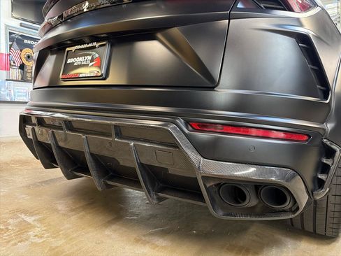 Used 2022 Lamborghini Urus AWD/4WD image 29