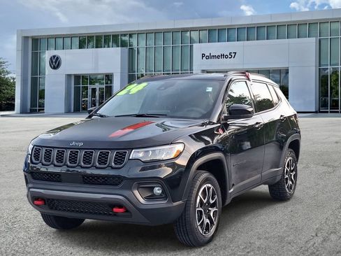 Used 2024 Jeep Compass Trailhawk AWD/4WD image 3