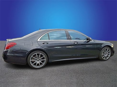 Used 2019 Mercedes-Benz S 560 Sedan image 4