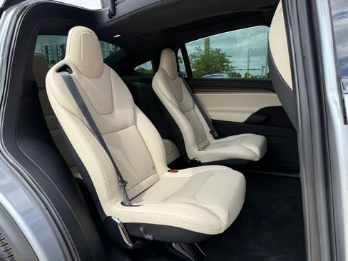 Used 2024 Tesla Model X image 14