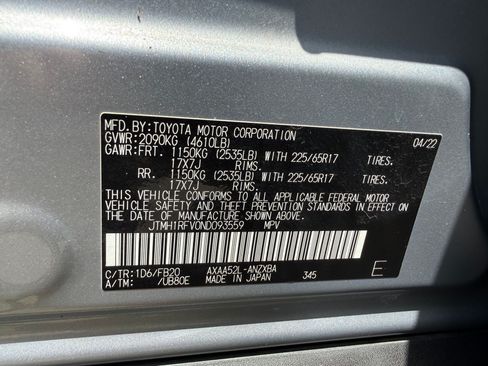 Used 2022 Toyota RAV4 LE FWD image 23