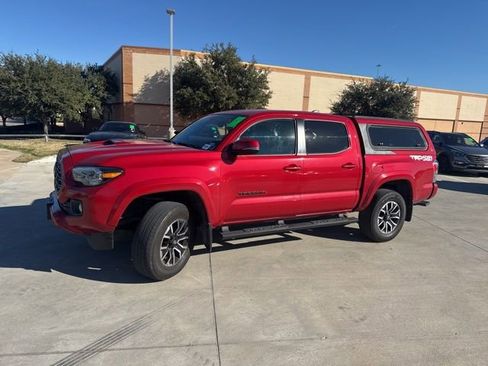 Used 2023 Toyota Tacoma TRD Sport image 7