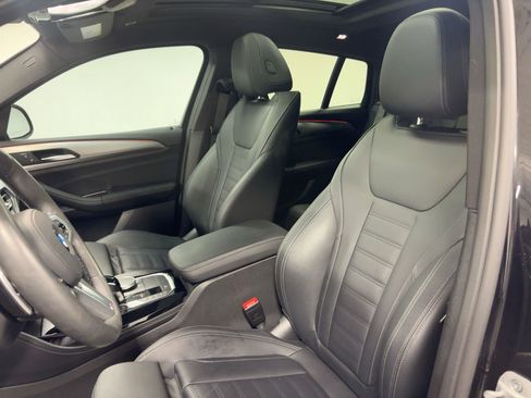 Certified 2025 BMW X4 xDrive30i w/ Premium Package image 22