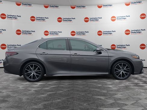 Used 2023 Toyota Camry SE w/ Cold Weather Package image 8