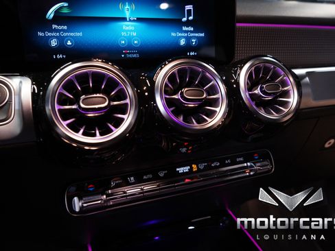 Used 2022 Mercedes-Benz GLB 250 w/ Premium Package image 38