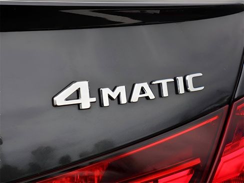 Used 2025 Mercedes-Benz C 300 4MATIC Sedan image 9