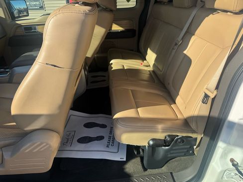 Used 2011 Ford F150 Lariat w/ Lariat Chrome Pkg image 8