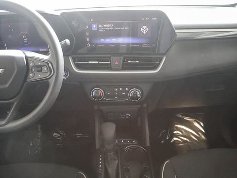 Used 2024 Chevrolet TrailBlazer LS image 13