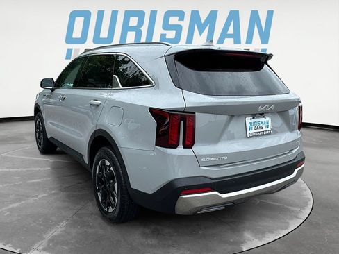 Certified 2025 Kia Sorento S AWD/4WD image 4