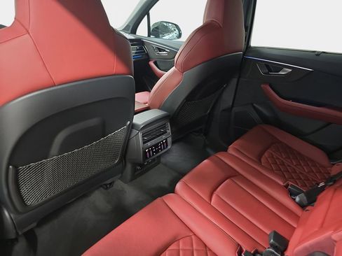Used 2024 Audi SQ7 Premium Plus w/ Carbon Package image 16