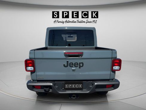 Used 2025 Jeep Gladiator Sport AWD/4WD image 4