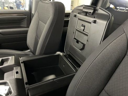 Used 2022 Chevrolet Silverado 1500 LT AWD/4WD image 21