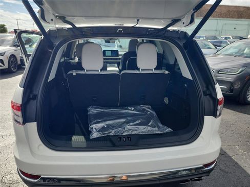 New 2026 Lincoln Aviator Reserve image 18