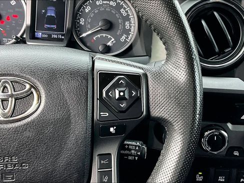 Certified 2021 Toyota Tacoma TRD Off-Road image 22