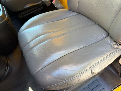 Used 2016 GMC Savana 3500 Extended RWD image 21