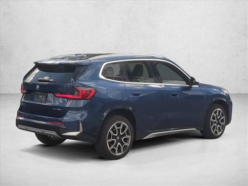Used 2023 BMW X1 xDrive28i AWD/4WD image 5