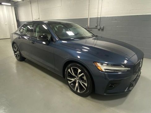 Used 2025 Volvo S60 B5 Core AWD/4WD image 4