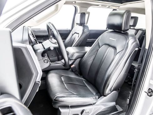 Used 2019 Ford Expedition Platinum RWD image 28