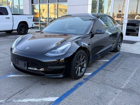 Used 2022 Tesla Model 3 Standard Range RWD image 2