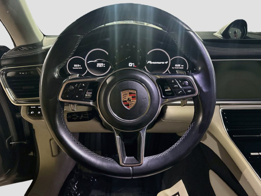 Used 2017 Porsche Panamera 4 AWD/4WD image 30