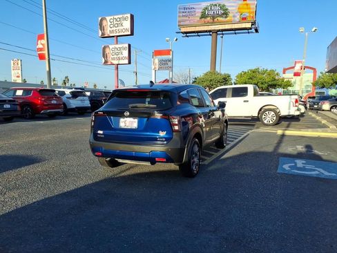 Used 2025 Nissan Kicks S AWD/4WD image 5