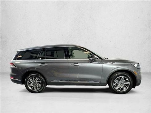 Used 2024 Lincoln Aviator AWD image 4