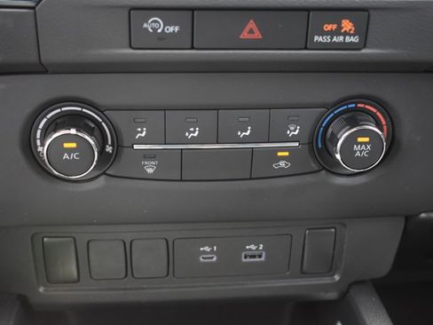 Used 2024 Nissan Frontier SV RWD image 25