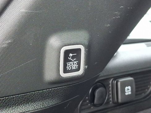 Used 2023 Jeep Grand Cherokee Summit AWD/4WD image 35