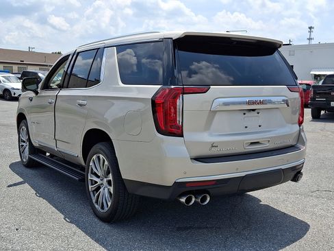 Used 2023 GMC Yukon Denali w/ LPO, Floor Liner Package AWD/4WD image 4