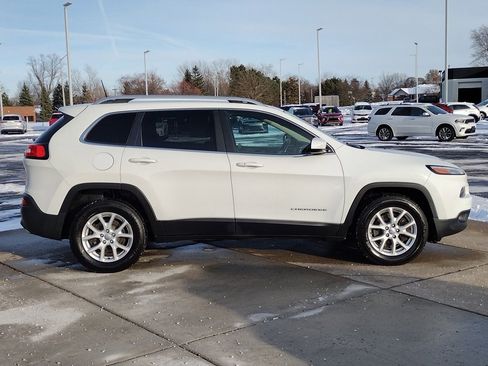 Used 2016 Jeep Cherokee Latitude w/ Comfort & Convenience Group image 15