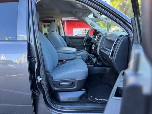 Used 2018 RAM 2500 Tradesman w/ Chrome Appearance Group AWD/4WD image 16