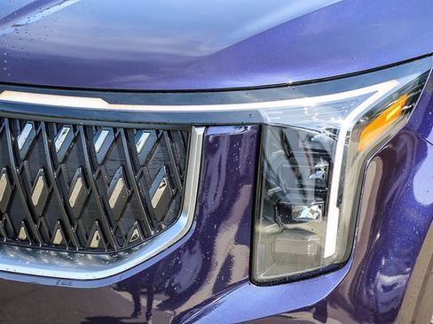 New 2026 Kia Carnival LX FWD image 5