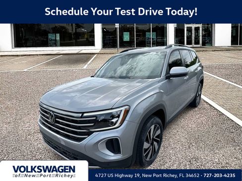 Used 2024 Volkswagen Atlas SE FWD image 1