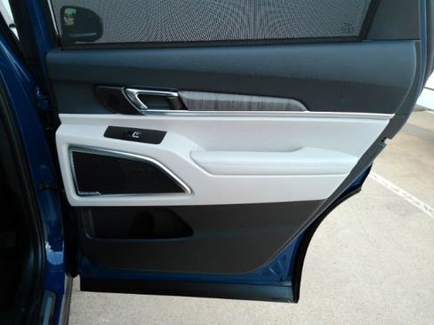 Used 2024 Kia Telluride SX w/ Towing Package image 24