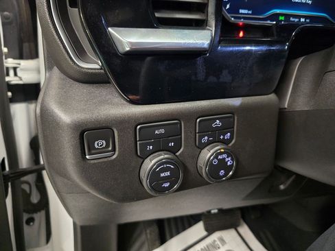 Used 2023 Chevrolet Silverado 1500 LT AWD/4WD image 30
