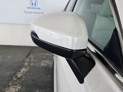 Used 2025 Honda CR-V LX image 21