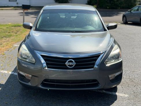 Used 2014 Nissan Altima 2.5 SV FWD image 2