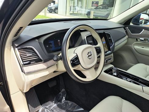 Used 2024 Volvo XC90 B6 Plus w/ Protection Package Premier AWD/4WD image 8