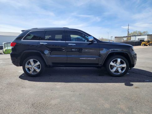 Used 2015 Jeep Grand Cherokee Overland w/ Advanced Technology Group image 4