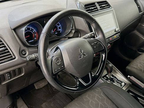 Used 2025 Mitsubishi Outlander Sport LE AWD/4WD image 18