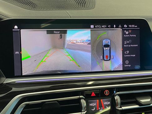 Used 2020 BMW X7 M50i w/ Executive Package image 27