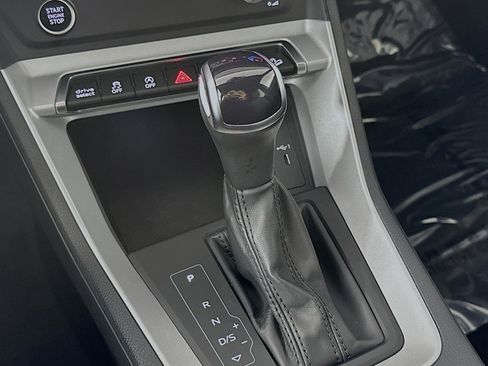 Used 2023 Audi Q3 2.0T Premium w/ Convenience Package image 7