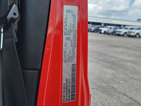 Used 2022 Jeep Wrangler Unlimited Sahara AWD/4WD image 35