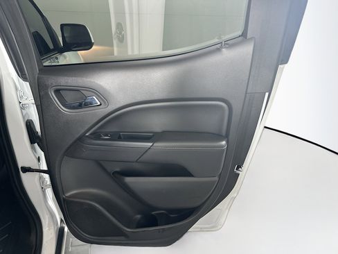 Used 2016 GMC Canyon SLE w/ SLE Convenience Package image 28