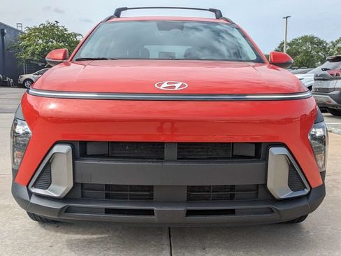 Used 2024 Hyundai Kona SEL w/ Convenience Package FWD image 3