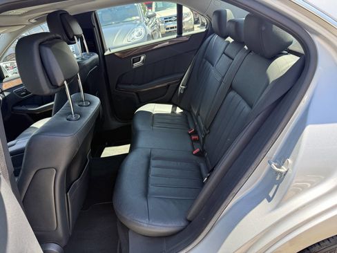 Used 2013 Mercedes-Benz E 350 4MATIC Sedan image 8